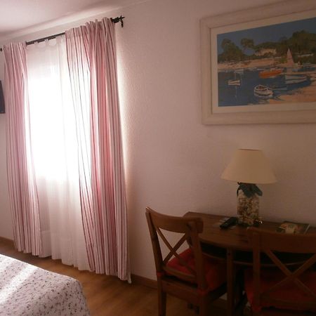 Hotel Le Clos Des Pins Six-Fours-les-Plages Zimmer foto