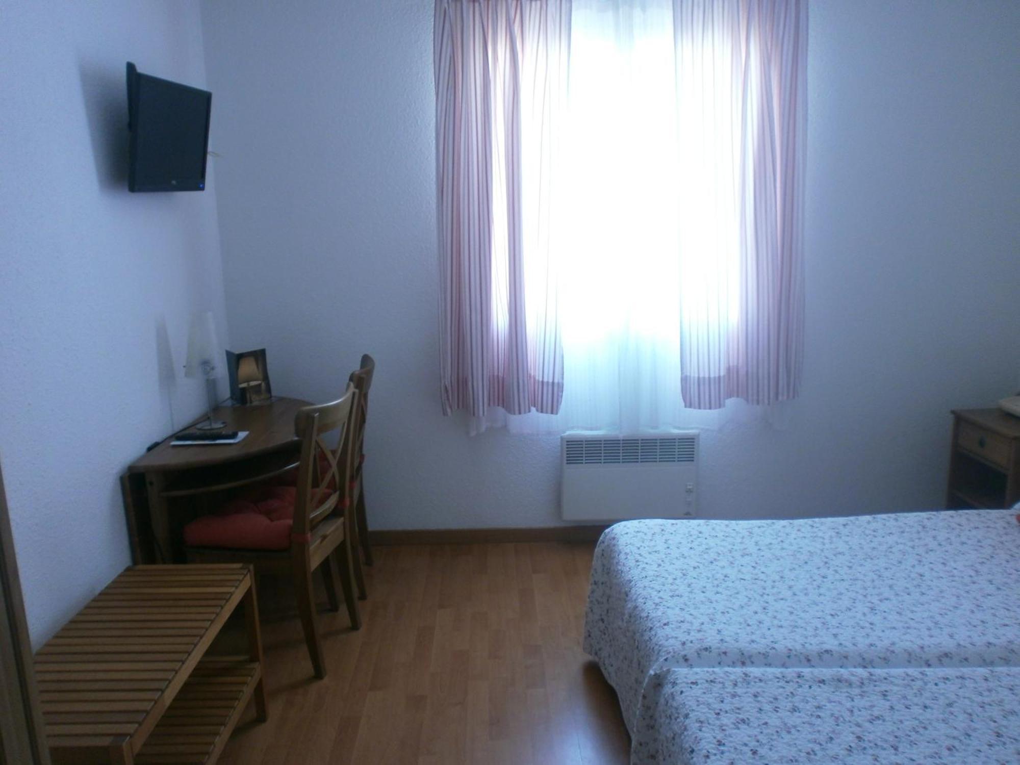 Hotel Le Clos Des Pins Six-Fours-les-Plages Zimmer foto
